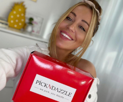 Nicoletta nu-i poate rezista cutiei lunare de frumusete Pick N Dazzle 