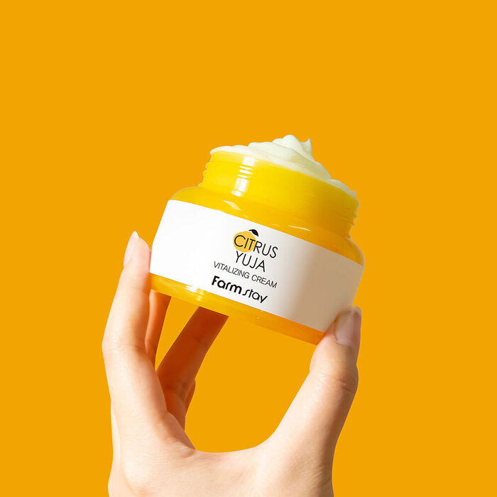 FARMSTAY CITRUS YUJA CREMA REVITALIZANTA PENTRU TEN, 100 ml